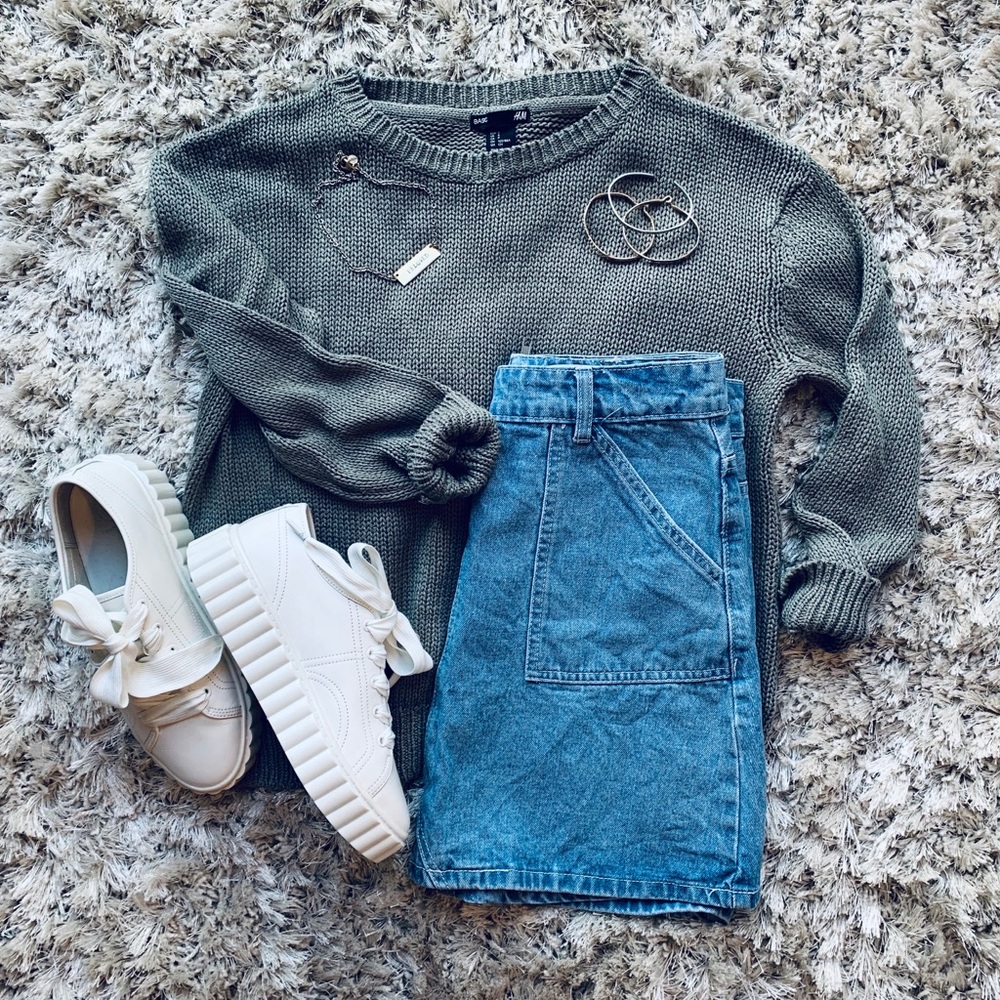Lightweight sweater